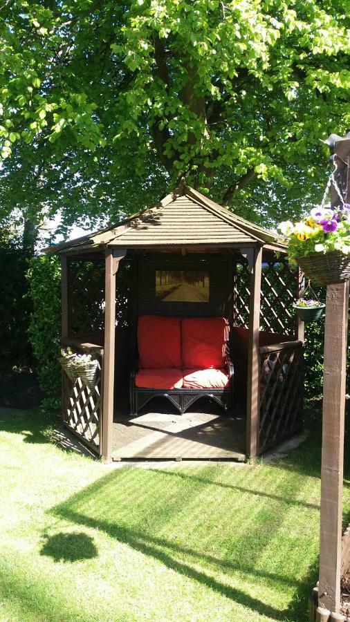 Barrie Guest House Barrow-in-Furness ภายนอก รูปภาพ
