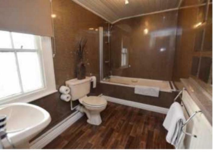 Barrie Guest House Barrow-in-Furness ภายนอก รูปภาพ