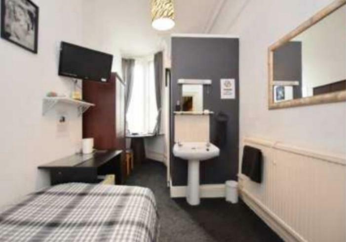 Barrie Guest House Barrow-in-Furness ภายนอก รูปภาพ
