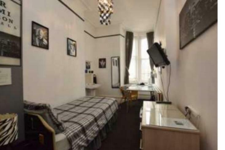 Barrie Guest House Barrow-in-Furness ภายนอก รูปภาพ