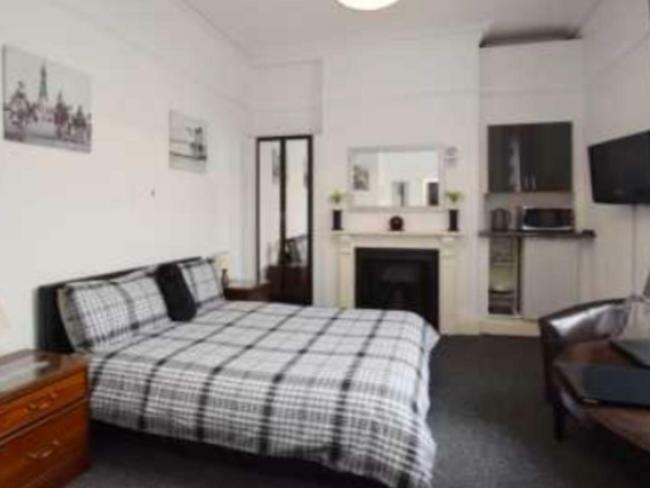 Barrie Guest House Barrow-in-Furness ภายนอก รูปภาพ