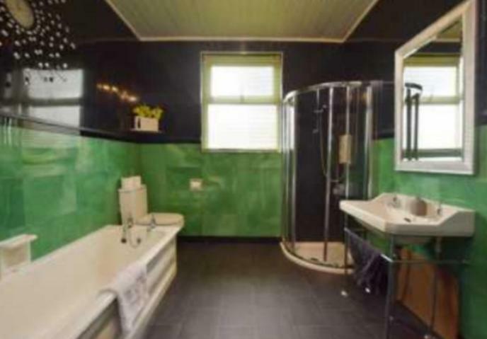 Barrie Guest House Barrow-in-Furness ภายนอก รูปภาพ
