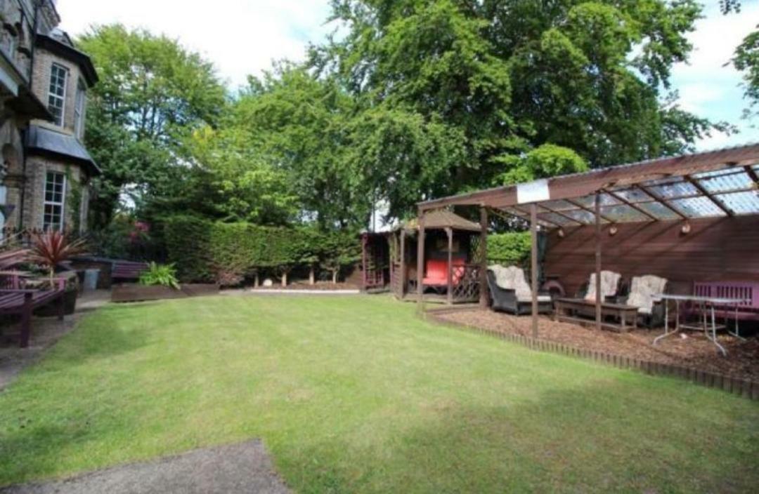 Barrie Guest House Barrow-in-Furness ภายนอก รูปภาพ